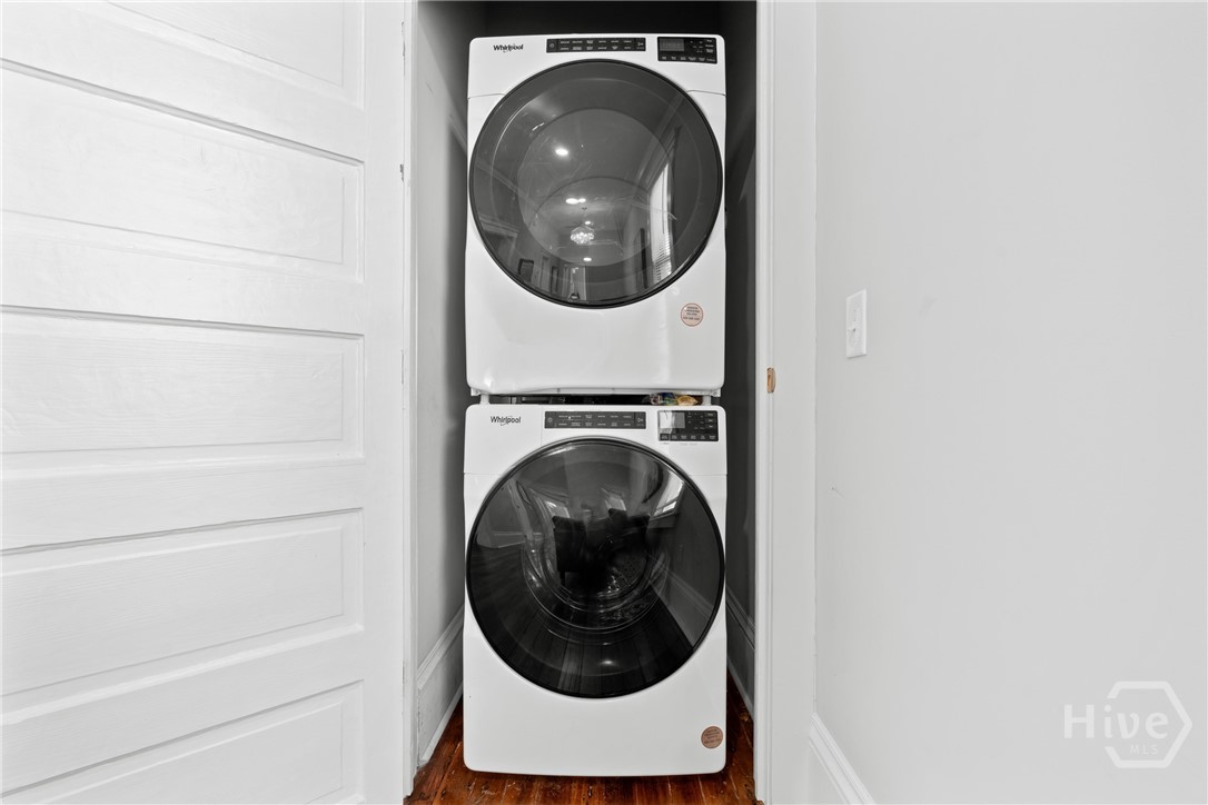 407 W 35th Street Property Photo 49