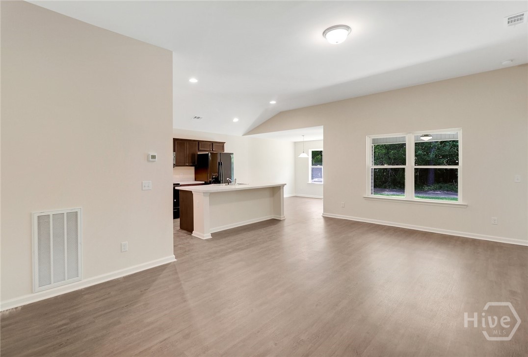 253 Willis Way Property Photo 7