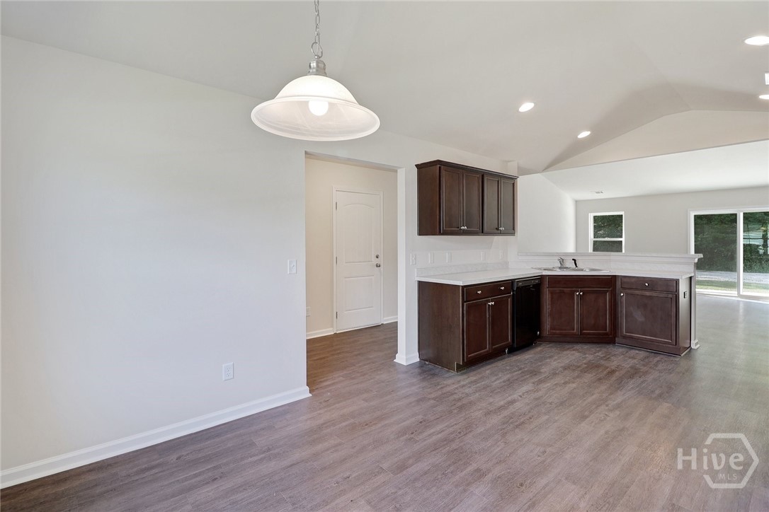 205 Willis Way Property Photo 4