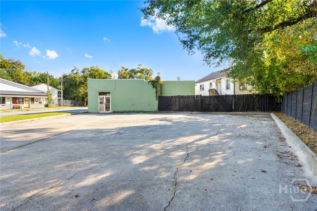 2203 Skidaway Road Property Photo 3