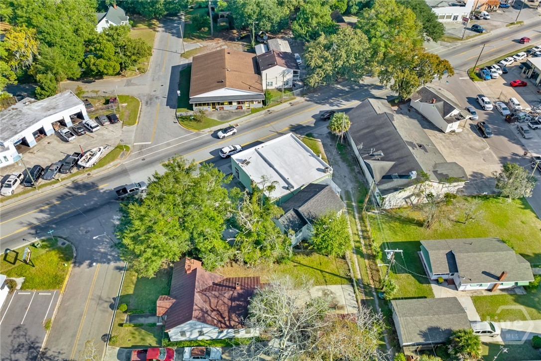 2203 Skidaway Road Property Photo 8