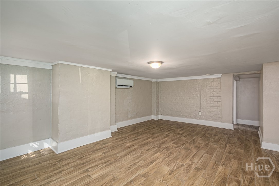 404 E 31st Street Property Photo 7