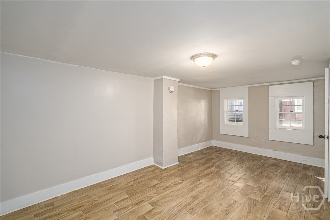 404 E 31st Street Property Photo 9