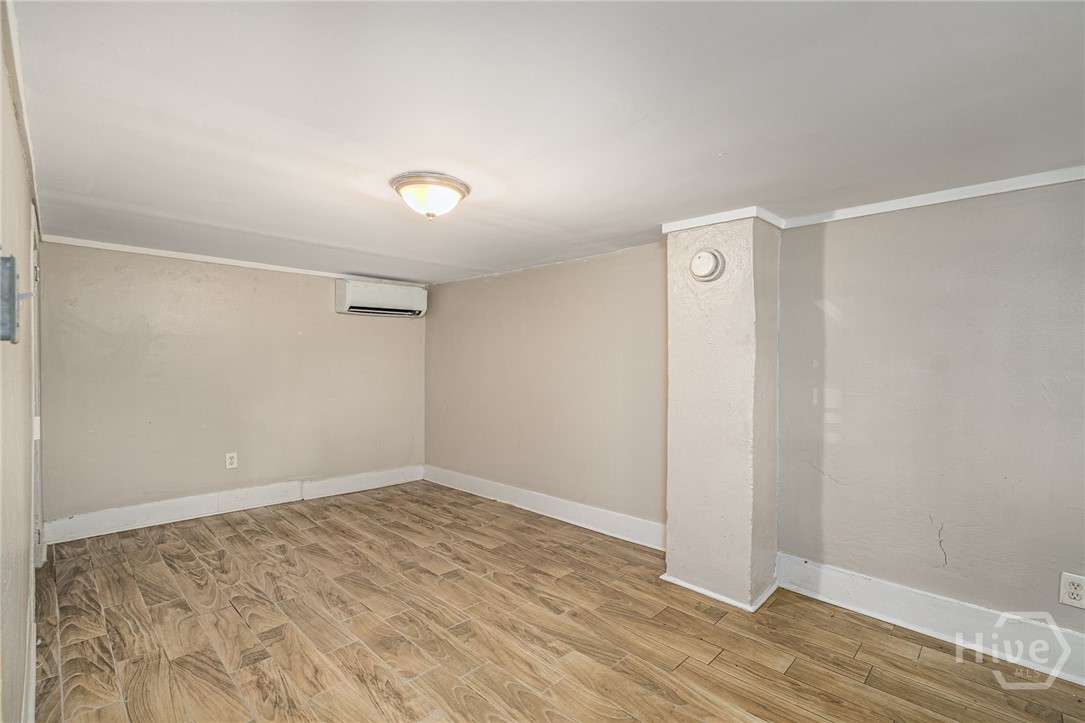 404 E 31st Street Property Photo 10