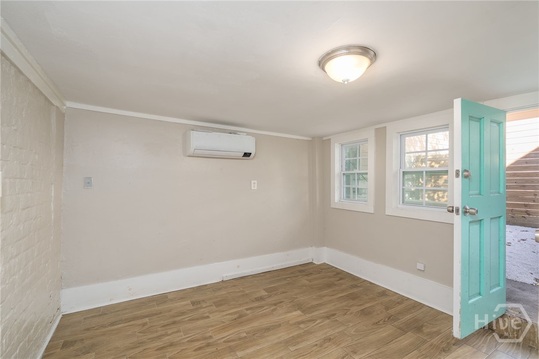 404 E 31st Street Property Photo 11