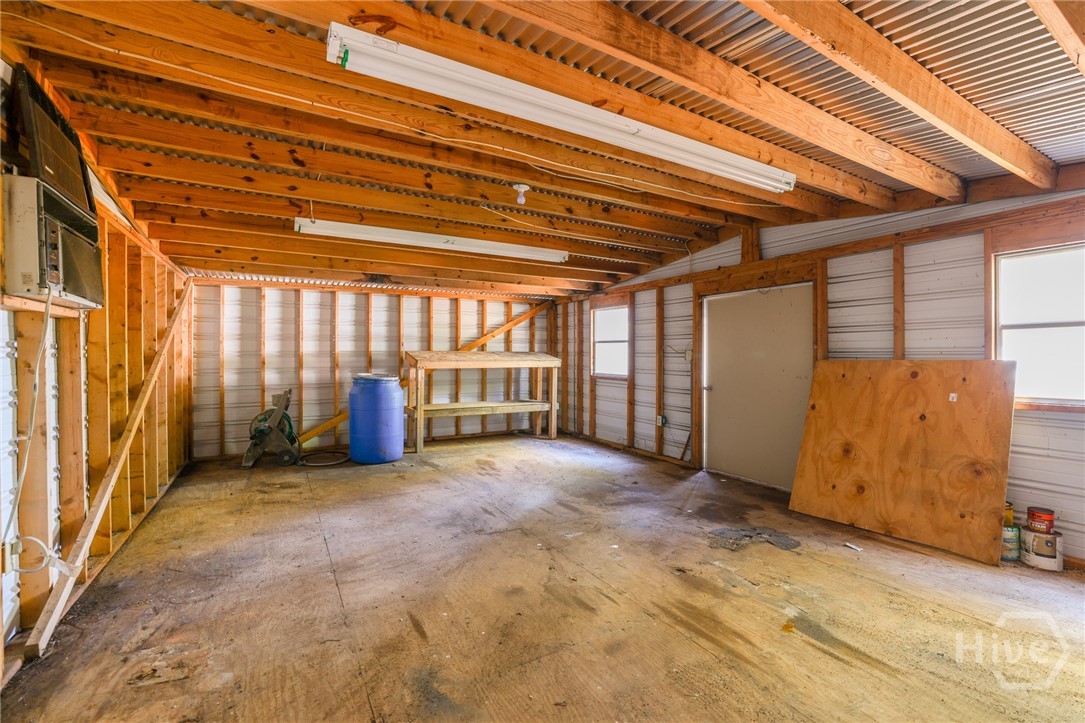 112 E Derenne Avenue Property Photo 6