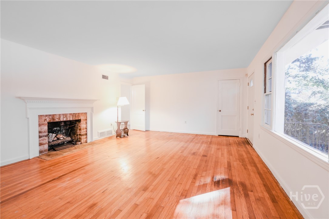 112 E Derenne Avenue Property Photo 8