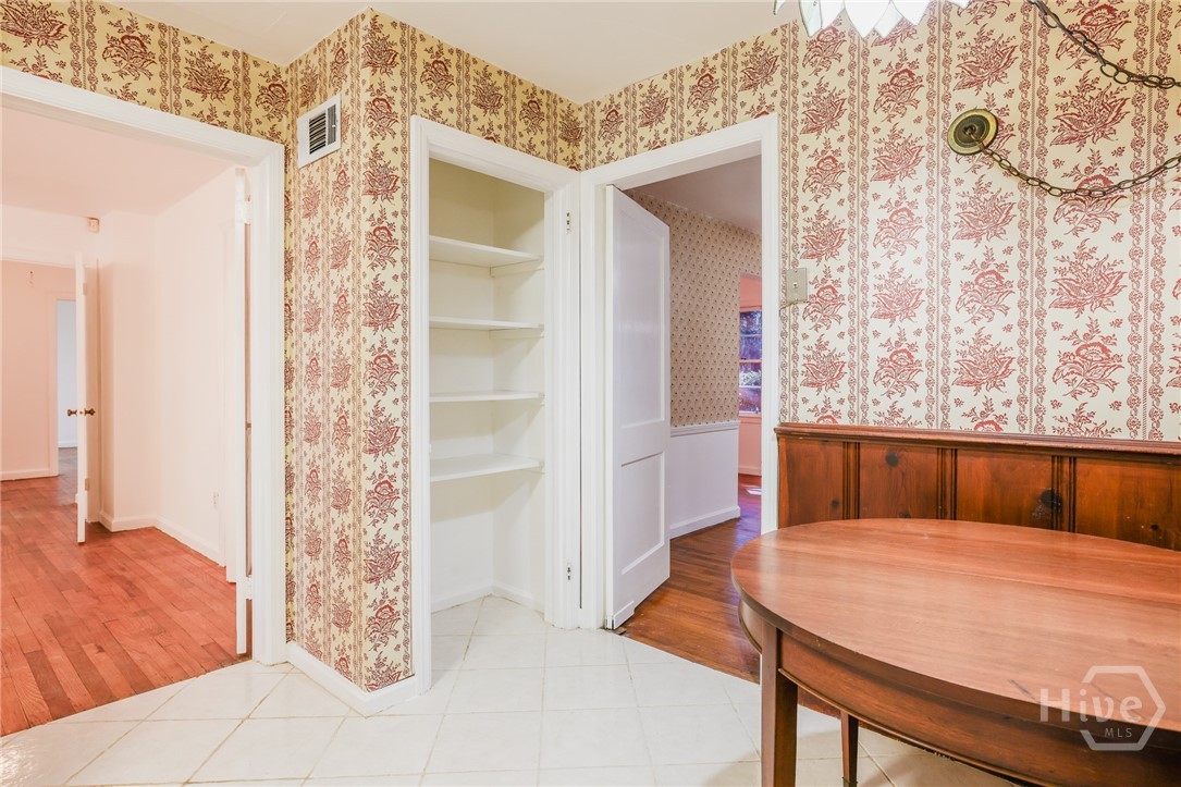 112 E Derenne Avenue Property Photo 13