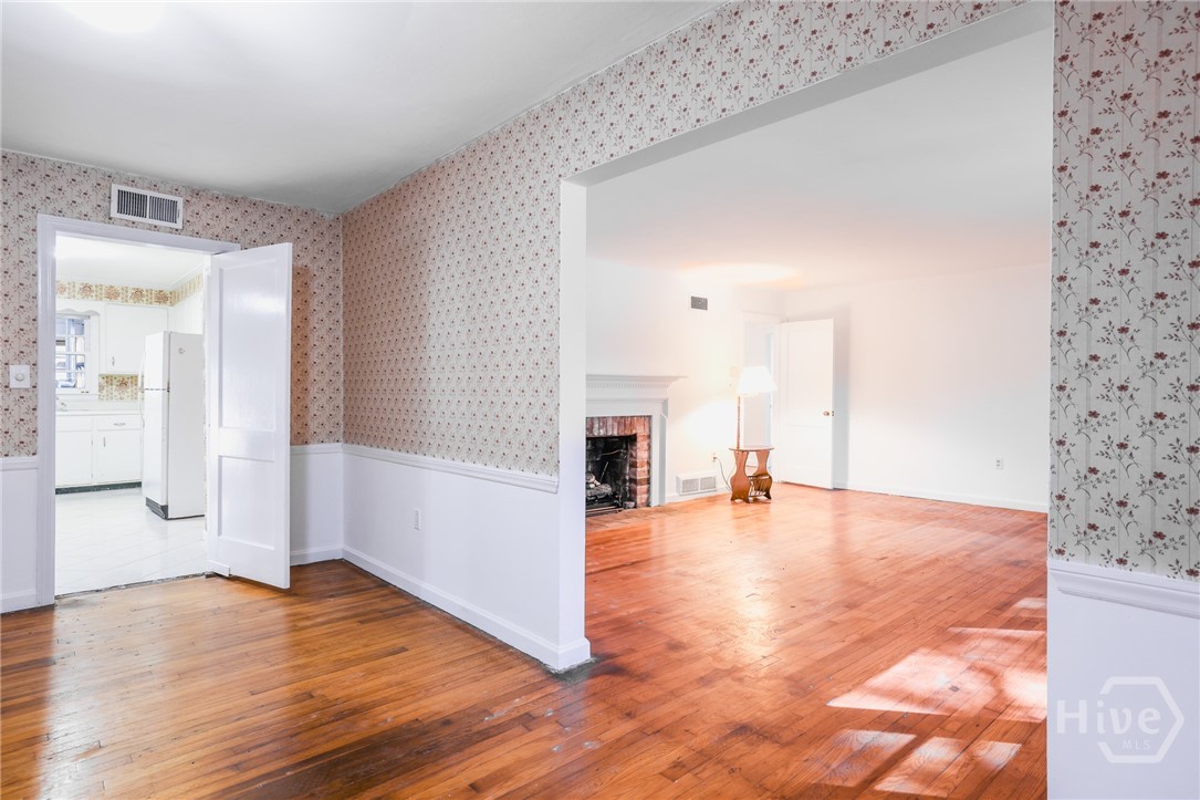 112 E Derenne Avenue Property Photo 15