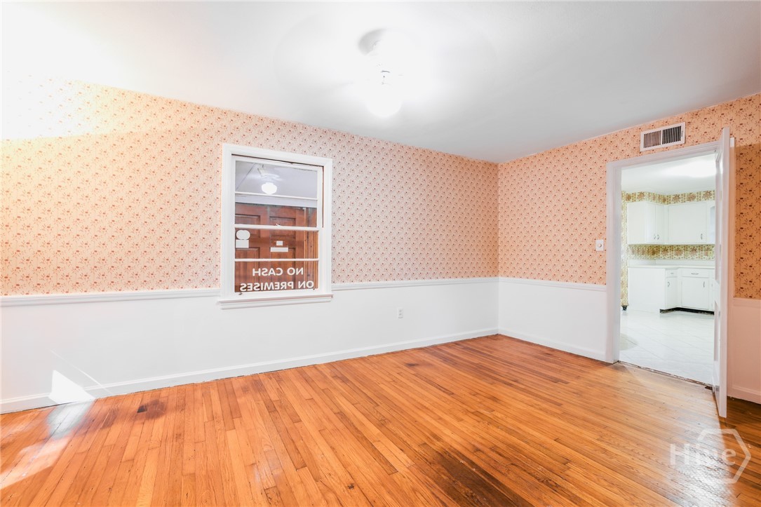 112 E Derenne Avenue Property Photo 16