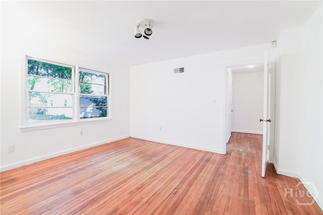 112 E Derenne Avenue Property Photo 18