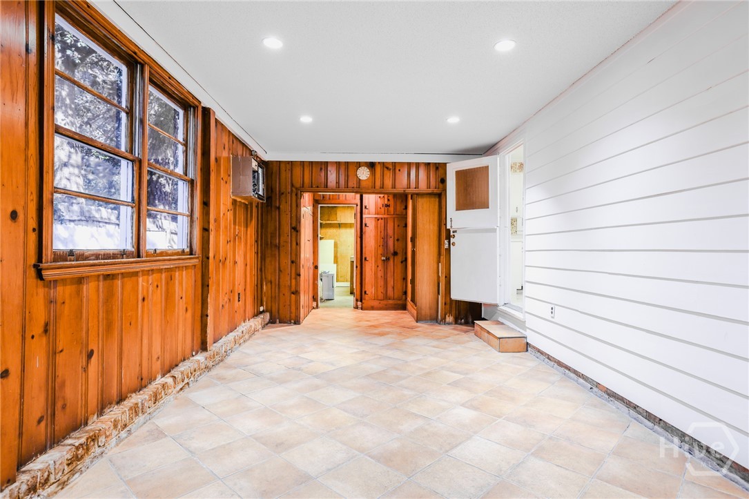 112 E Derenne Avenue Property Photo 23