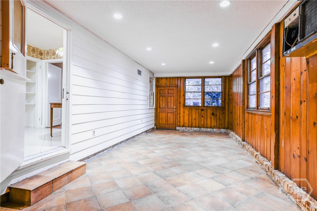 112 E Derenne Avenue Property Photo 24
