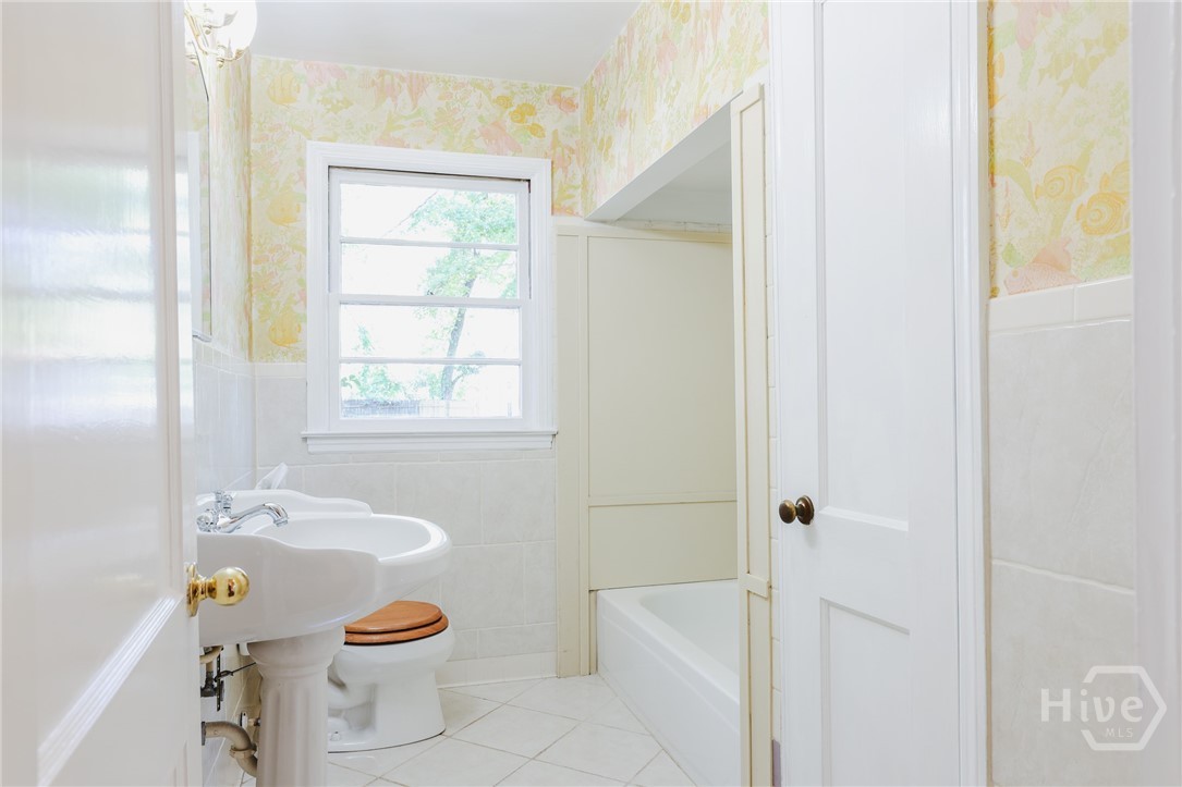 112 E Derenne Avenue Property Photo 25