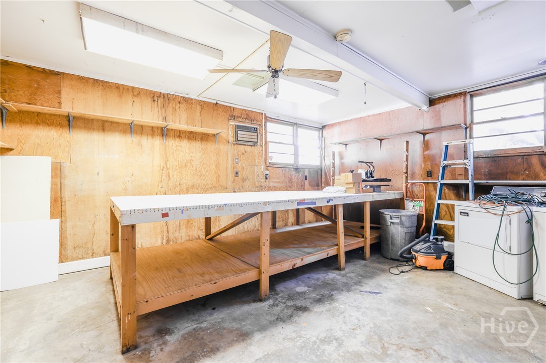 112 E Derenne Avenue Property Photo 26