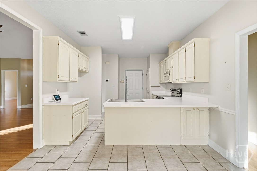 38 Westhampton Drive Property Photo 15