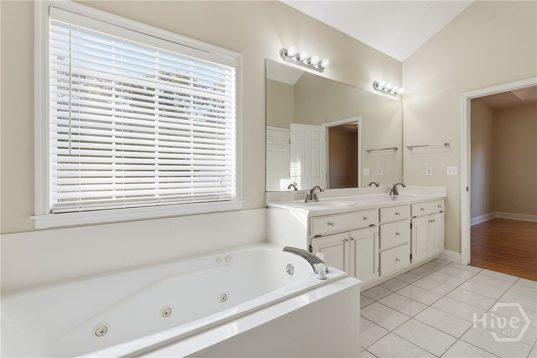 38 Westhampton Drive Property Photo 29