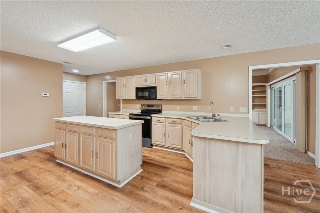 121 Summer Winds Drive Property Photo 14