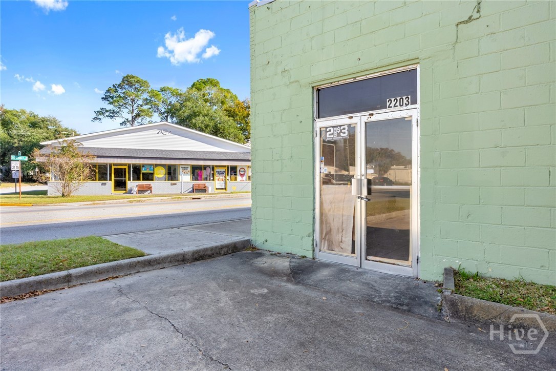 2203 Skidaway Road Property Photo 11
