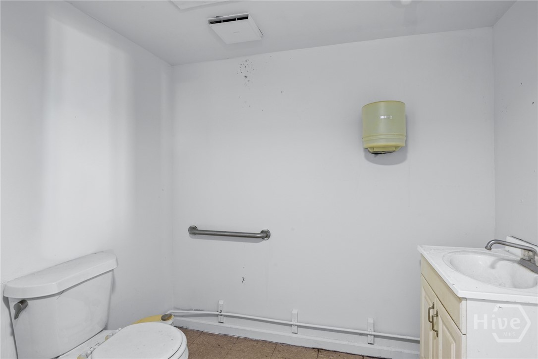 2203 Skidaway Road Property Photo 24