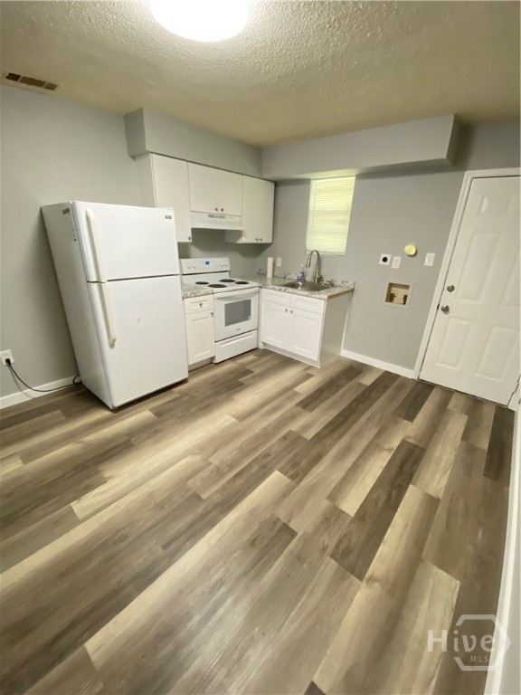 4909 Meding Street Property Photo 4
