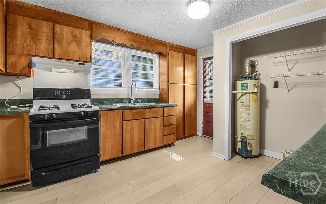 811a W 52nd Street Property Photo 17