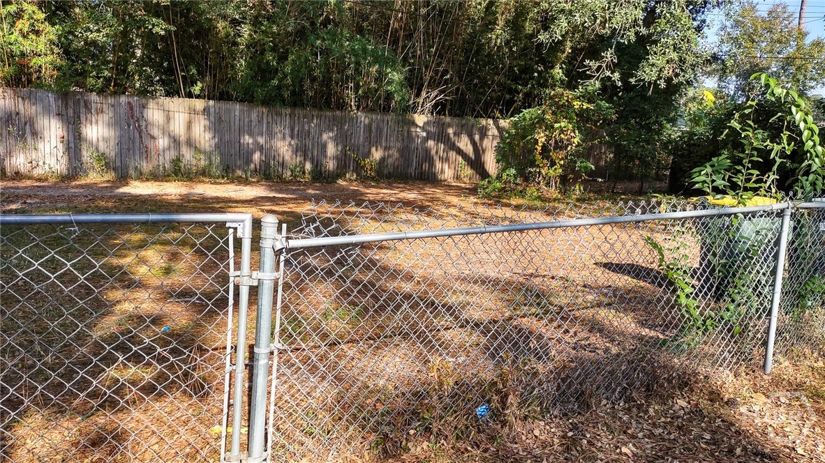 110 E Derenne Avenue Property Photo 3