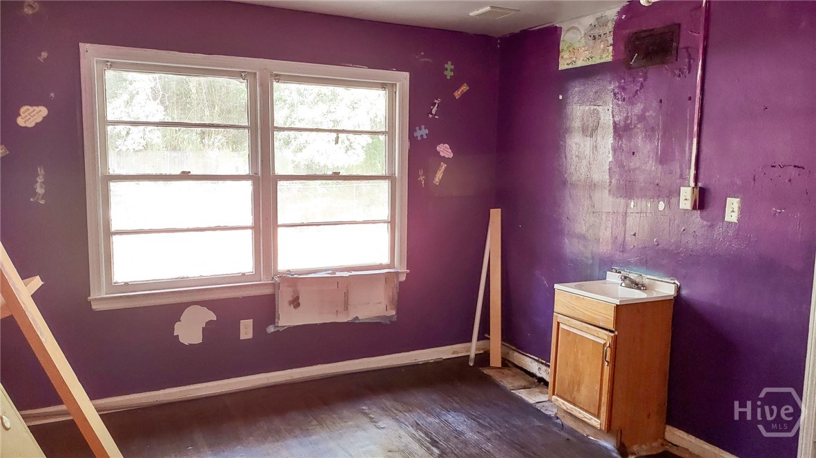 110 E Derenne Avenue Property Photo 7