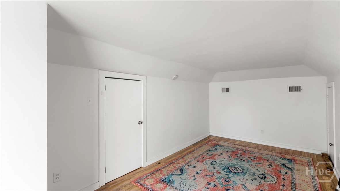 534 E Waldburg Street Property Photo 27