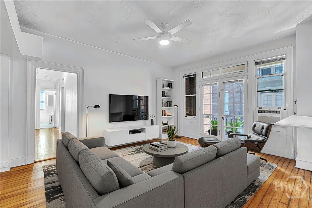 24 E Liberty Street 42 Property Photo 8