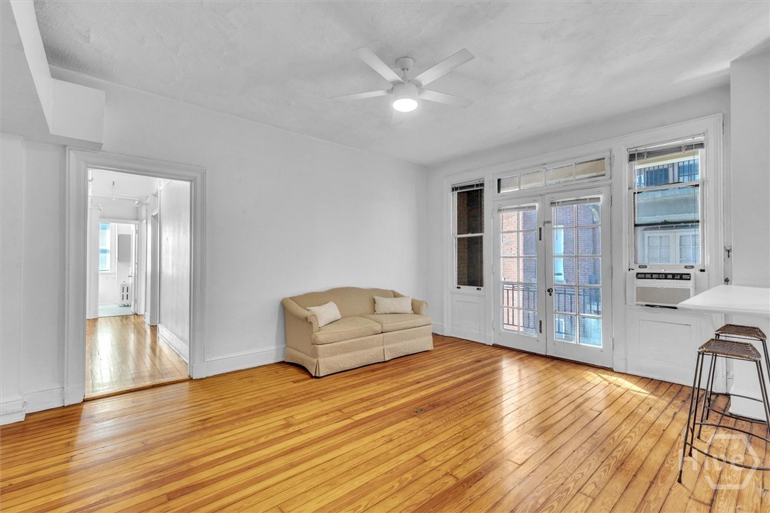 24 E Liberty Street 42 Property Photo 10