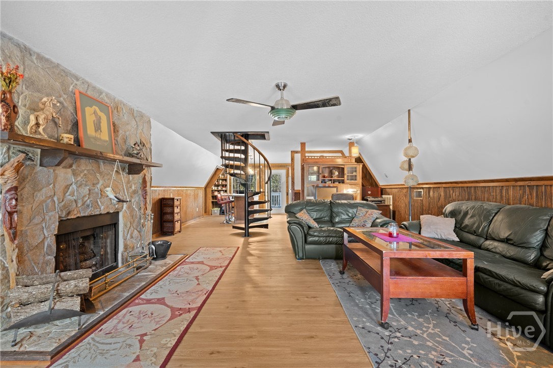554 Mariners Way Property Photo 6