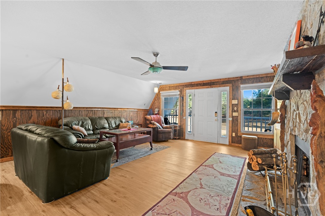 554 Mariners Way Property Photo 7