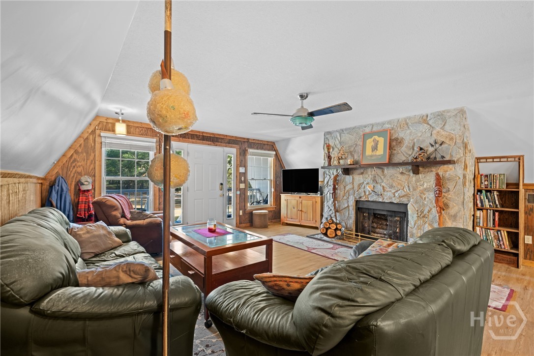 554 Mariners Way Property Photo 8