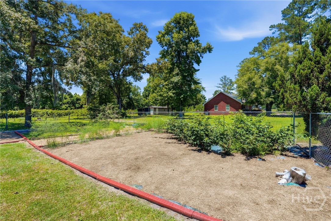 863 N Macon Street Property Photo 35