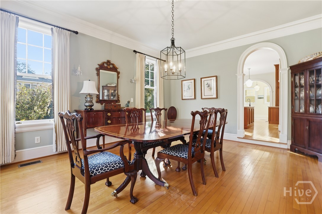 103 E 51st Street Property Photo 5