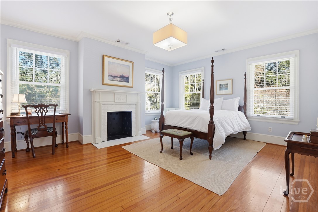 103 E 51st Street Property Photo 26