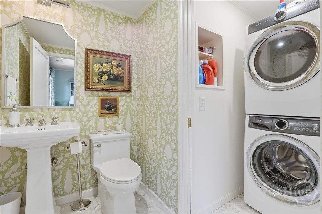103 E 51st Street Property Photo 43