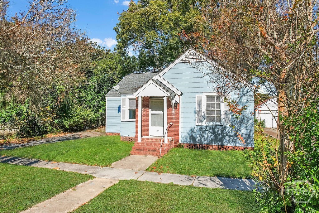 1216 E 37th Street Property Photo 2