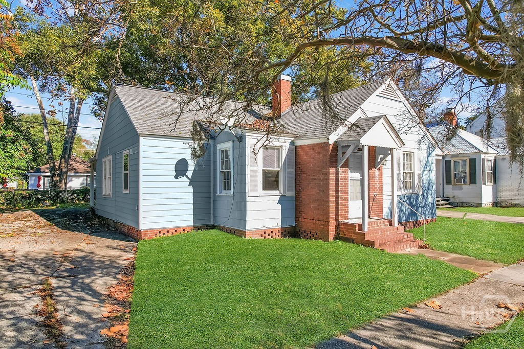 1216 E 37th Street Property Photo 4