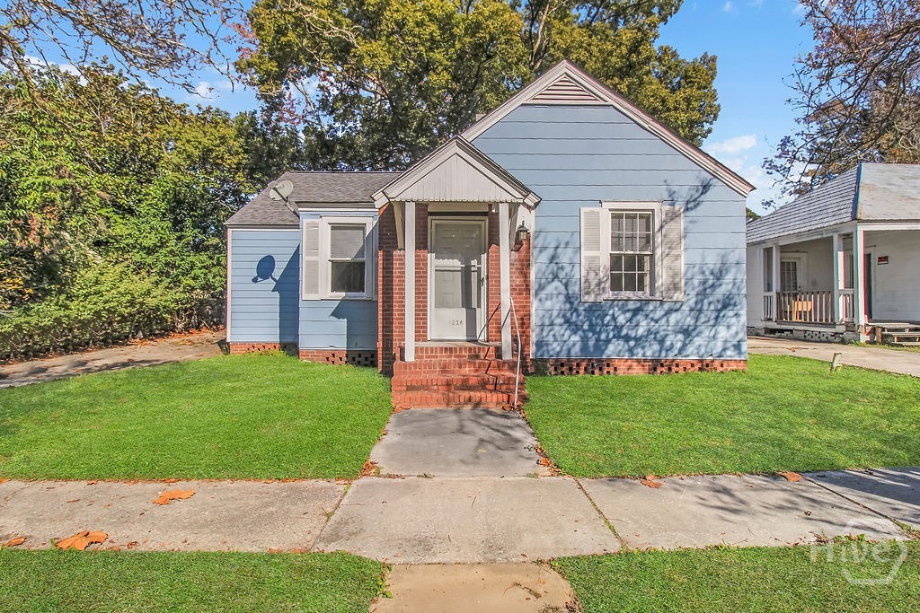 1216 E 37th Street Property Photo 5