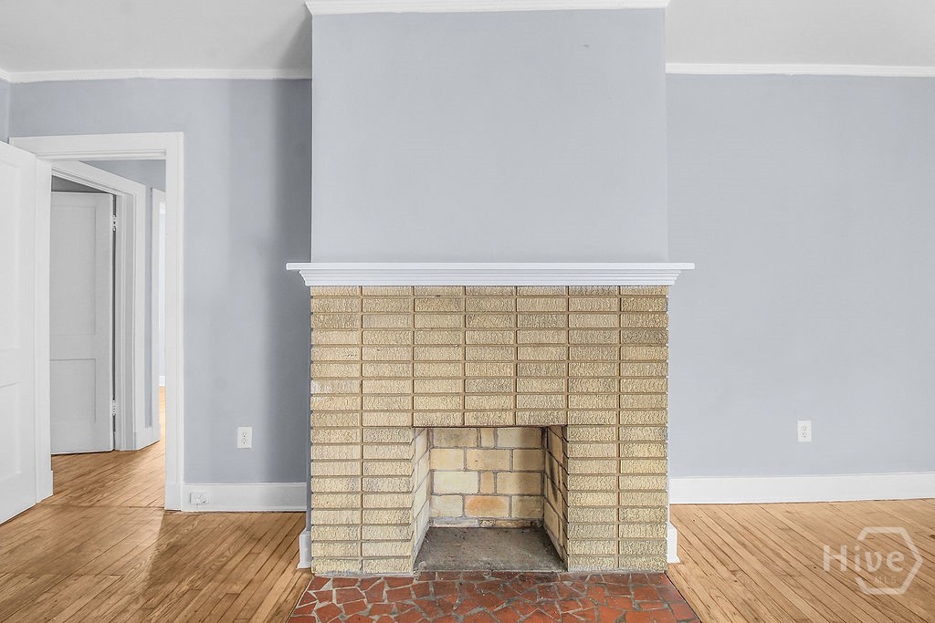 1216 E 37th Street Property Photo 7