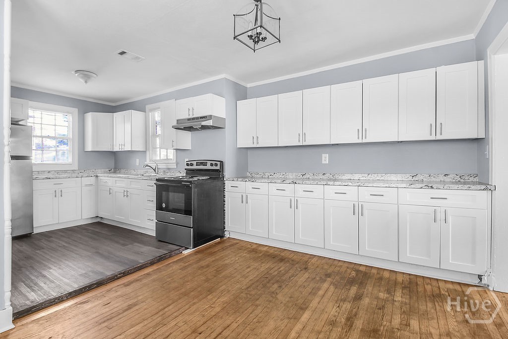 1216 E 37th Street Property Photo 19