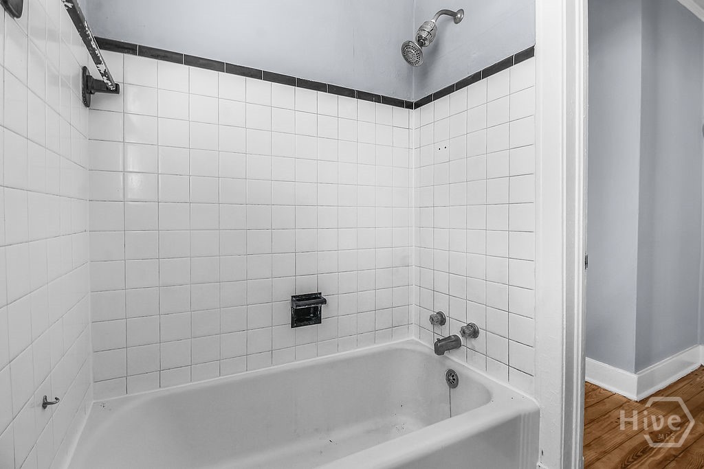 1216 E 37th Street Property Photo 26