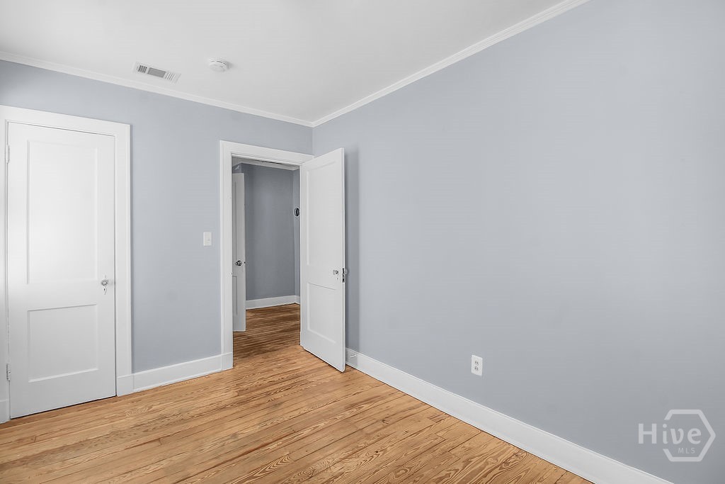 1216 E 37th Street Property Photo 31