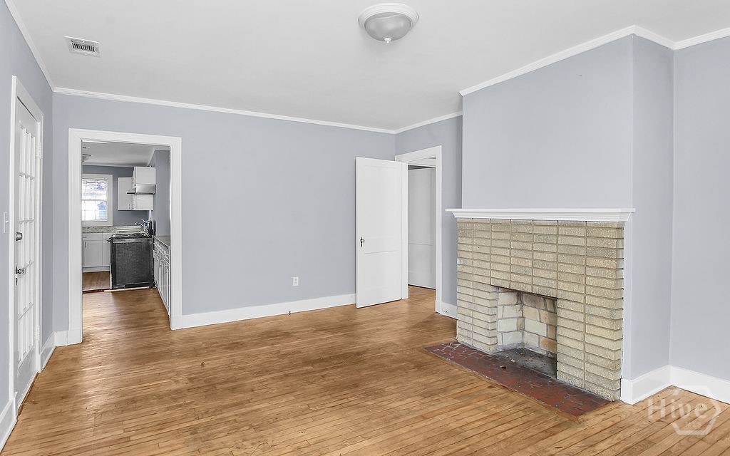 1216 E 37th Street Property Photo 35
