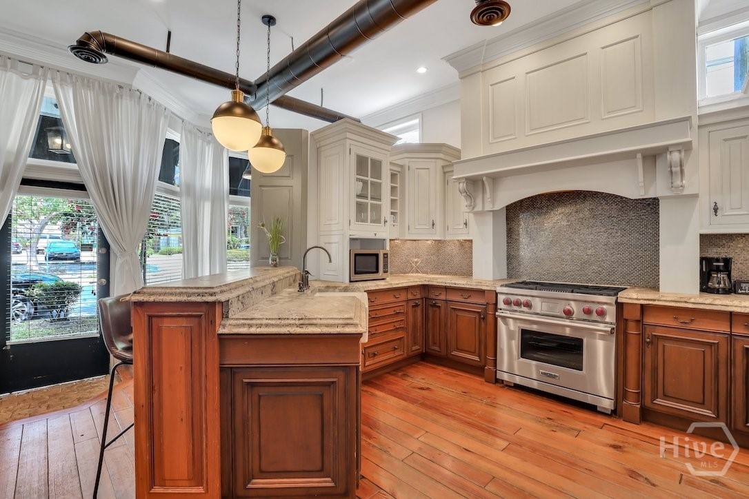 1014 Abercorn Street Property Photo 4