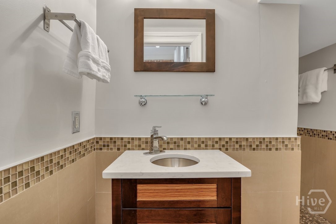 1014 Abercorn Street Property Photo 27