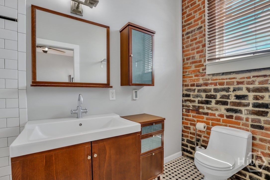 1014 Abercorn Street Property Photo 49