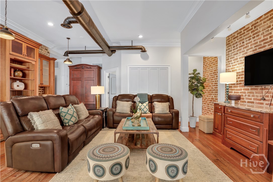 1014 Abercorn Street Property Photo 11